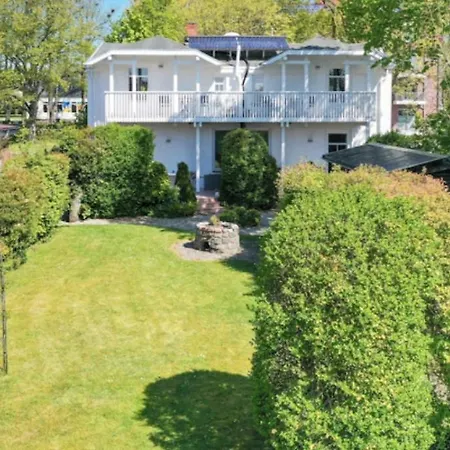 41 Weiße Am Schwanenteich Og Rechts Ferienhaus *